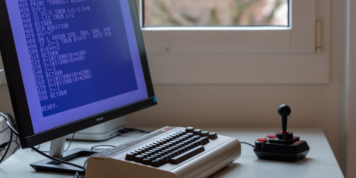 【2025春夏新作】 the from Blast past: Galaxus - C64 the with BASIC in programming 小物